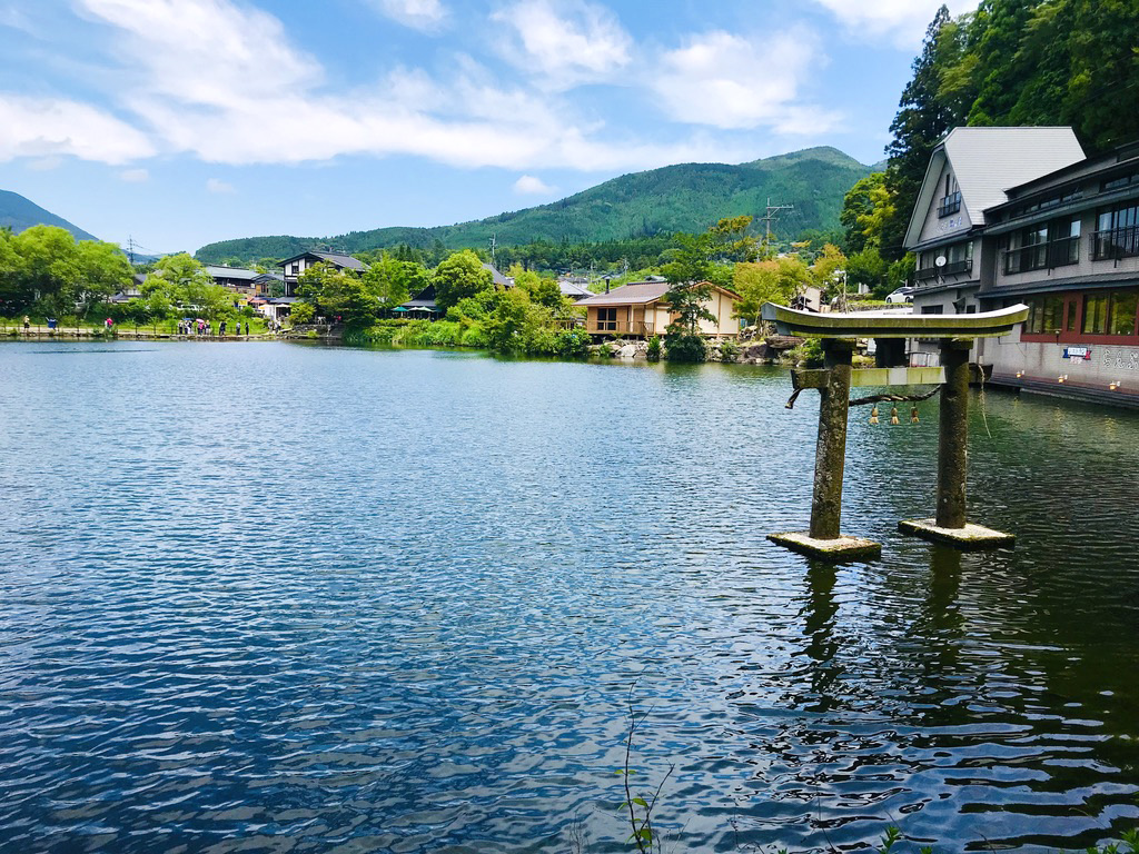 金鱗湖